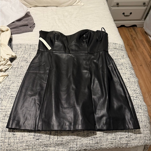 HUTCH STRAPLESS FAUX LEATHER MINI DRESS - Picture 2 of 6